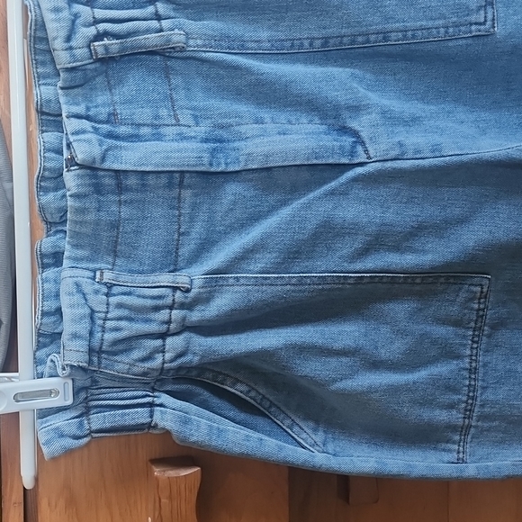 💖HP💖 EUC Vera & Lucy: Paperbag High-rise Jeans, light-wash, Large - Picture 2 of 5